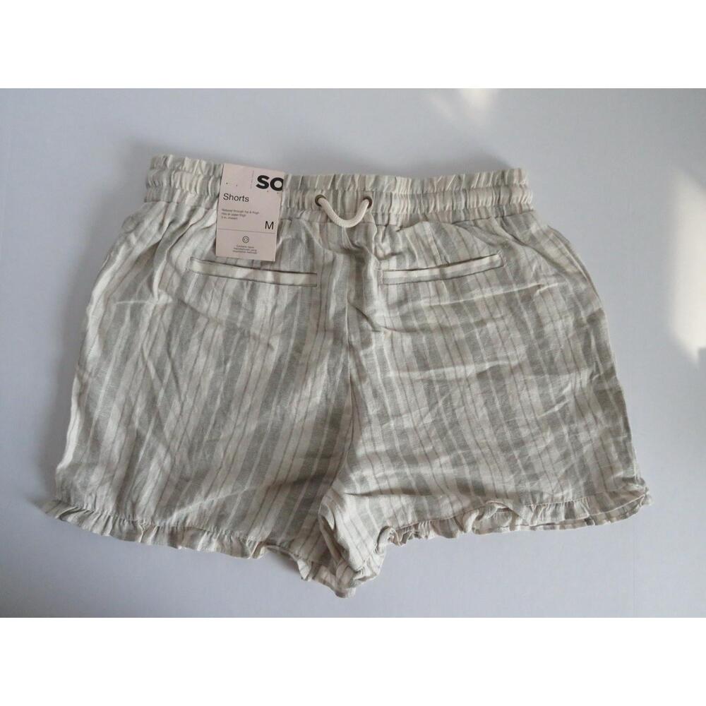 Kohl's 310‎ Ivory Sage Ruffled Dolphin Hem Beach Shorts NWT SZ Medium